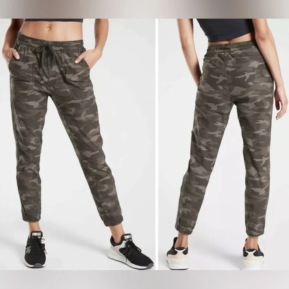 Athleta Farallon Jogger Pants Size 10 Camo Drawstring Athleisure
